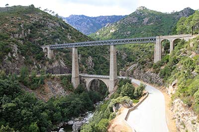 die eifelsche Brcke, die mit dem Stahltrger